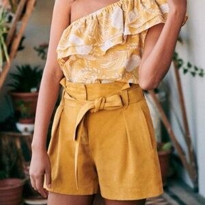 Sezane Zoe Shorts Honey Golden‎ Brown Size 38 French US Size 6 High Rise Belted